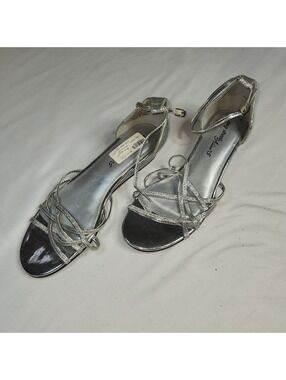 Easy Street silver strappy flat sandals